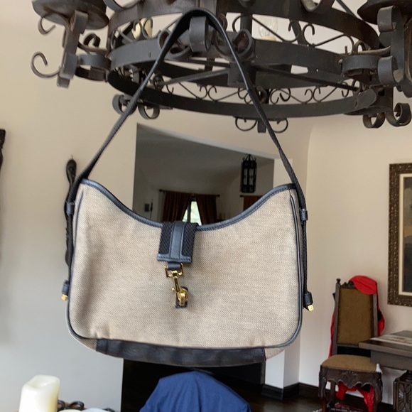 Gucci Handbags - Authentic vintage gucci purse